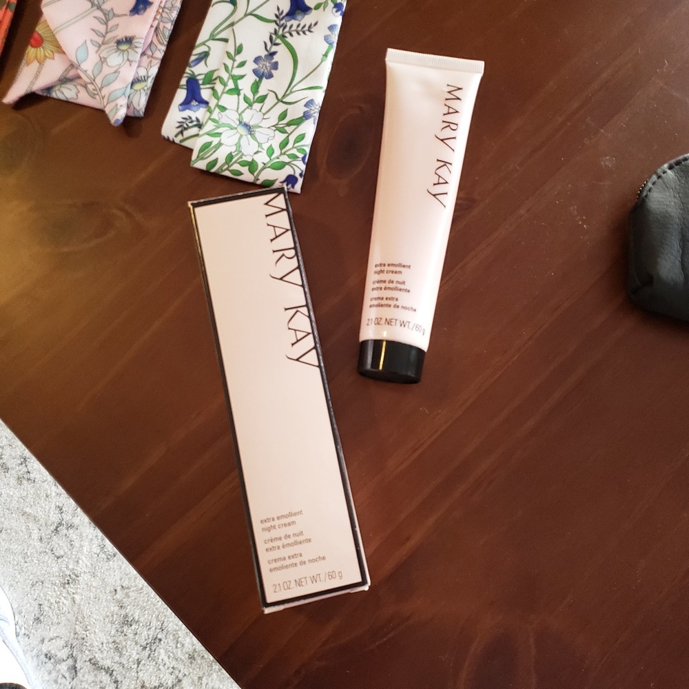 Mary Kay Extra Emollient Night Cream NEW Lotion